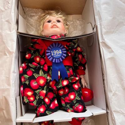 World Gallery Dolls Apple Dumpling Doll