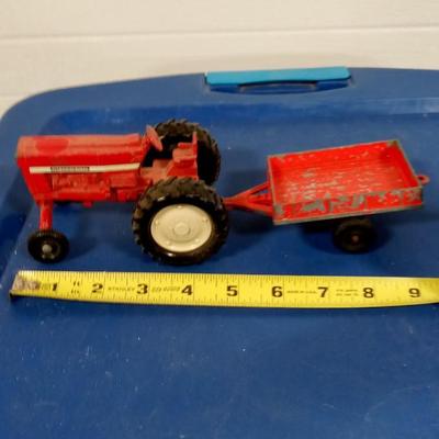 LOT 89   INTERNATIONAL TRACTOR AND TRAILOR