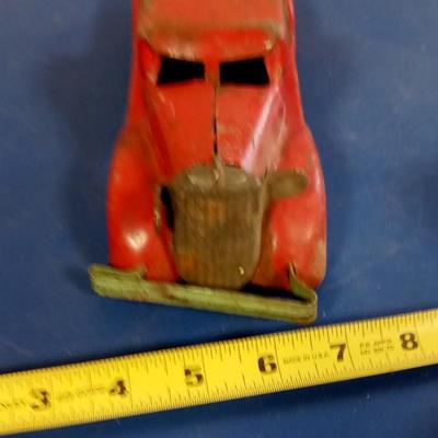 LOT 96  OLD METAL TOY TRUCK FOR RESTORE OR PARTS