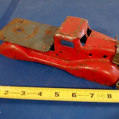 LOT 96  OLD METAL TOY TRUCK FOR RESTORE OR PARTS