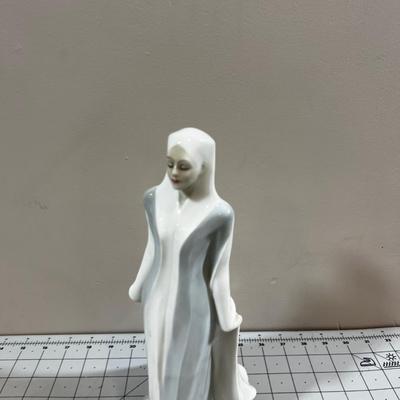 Reflections By Royal Doulton Title Sophistication Porcelain Figurine 