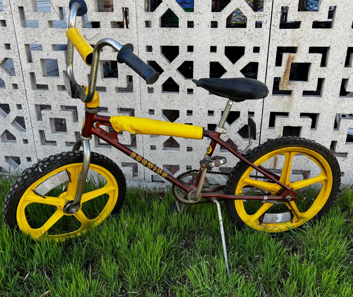Vintage 1970's Schwinn BMX Bike | EstateSales.org Vintage 1970's Schwinn BMX Bike | EstateSales.org