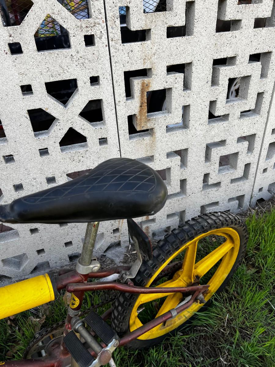 Vintage 1970's Schwinn BMX Bike | EstateSales.org Vintage 1970's Schwinn BMX Bike | EstateSales.org