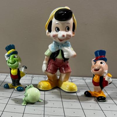 Disney Ceramic Figurines: Jiminy  Cricket 2 & Frog