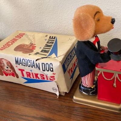 Triksie Magician Dog Wind Up Tin Toy (Japan)