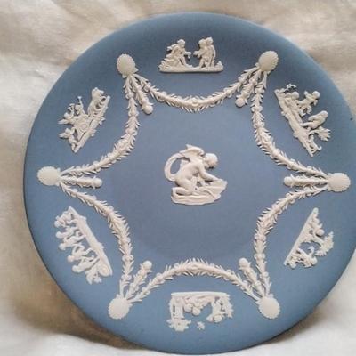 Wedgwood England Jasperware Embossed Cupid Plate Blue & White 8 7/8"