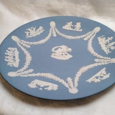 Wedgwood England Jasperware Embossed Cupid Plate Blue & White 8 7/8"