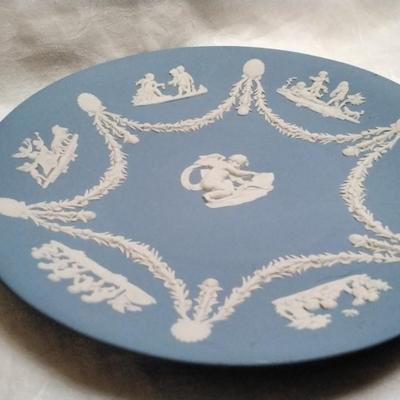 Wedgwood England Jasperware Embossed Cupid Plate Blue & White 8 7/8"