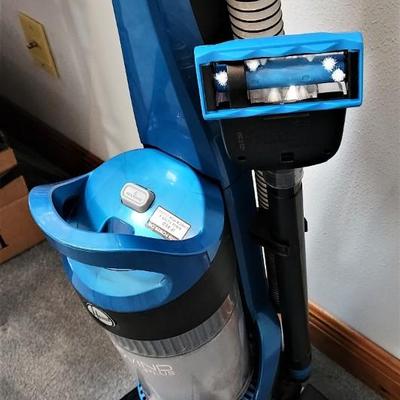 Lot #147  HOOVER Elite Rewind Plus Vacuum