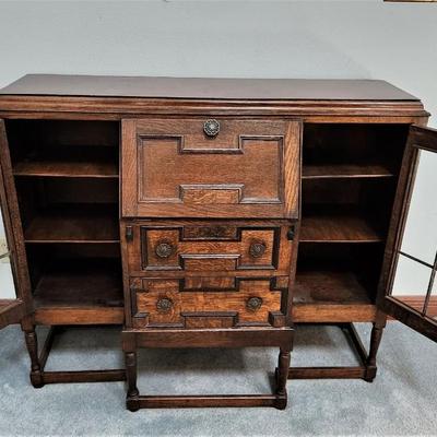 Lot #148  Beautiful Antique MIssion Oak drop down desk/bookcase