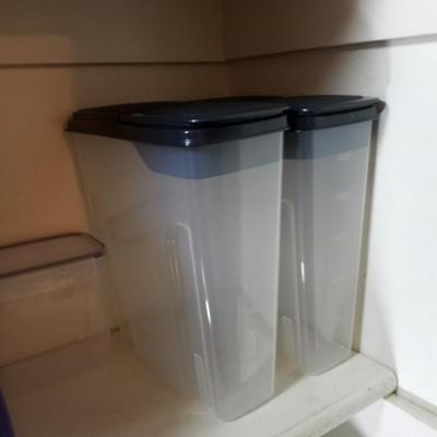 VARIETY OF FOOD CONTAINERS