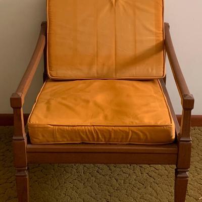 Baumritter Lounge Chair--reversible cushions