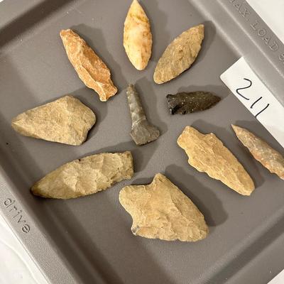 Indian Artifact Arrowhead Lot