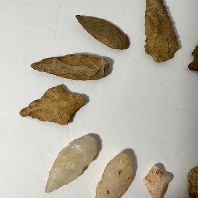 Indian Artifact Arrowhead Lot