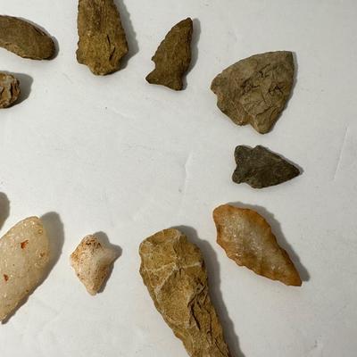 Indian Artifact Arrowhead Lot