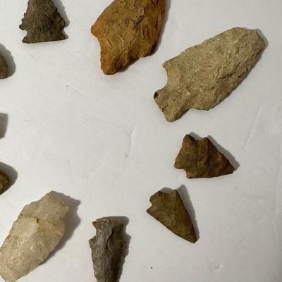 Indian Artifact Arrowhead Lot