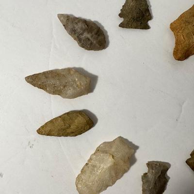 Indian Artifact Arrowhead Lot