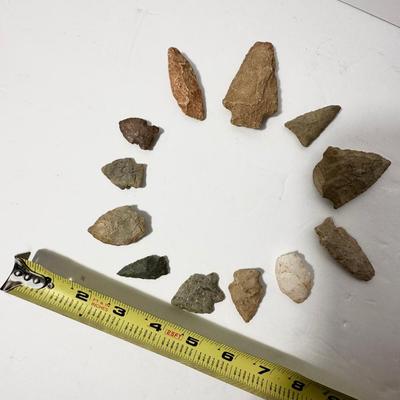 Indian Artifact Arrowhead Lot
