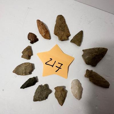 Indian Artifact Arrowhead Lot
