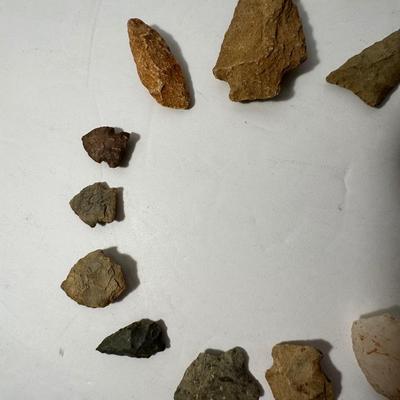 Indian Artifact Arrowhead Lot