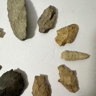 Indian Artifact Arrowhead Lot