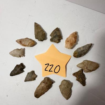 Indian Artifact Arrowhead Lot