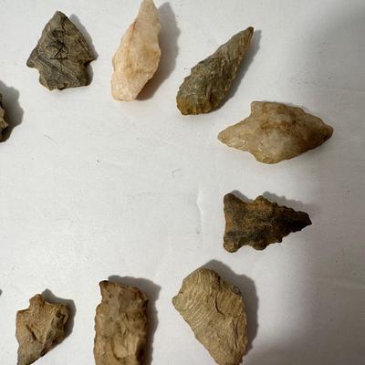 Indian Artifact Arrowhead Lot