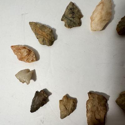 Indian Artifact Arrowhead Lot