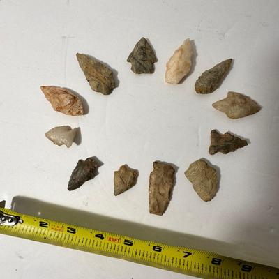 Indian Artifact Arrowhead Lot