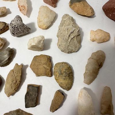 Indian Artifact Arrowhead Lot