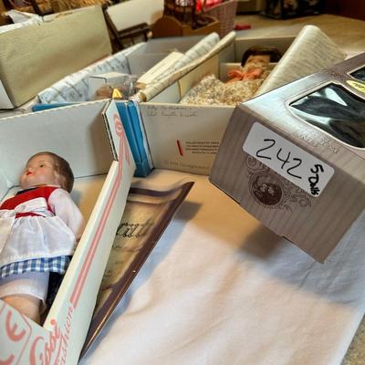 Colectible Doll Lot