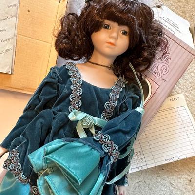 Colectible Doll Lot