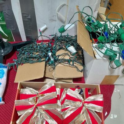 7.5' Pre-lit Canadian Pine tree, Garland, Wreaths, Christmas lights, tree skirt and more