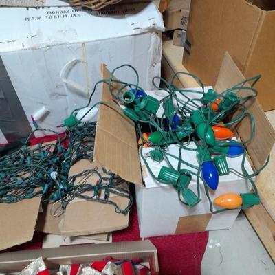7.5' Pre-lit Canadian Pine tree, Garland, Wreaths, Christmas lights, tree skirt and more