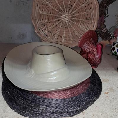 Fall & Thanksgiving Decorations, turkey, pilgrims, dishes, Placemats and more Fall themed items