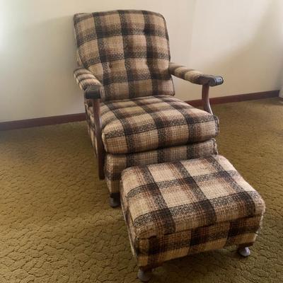 Vintage Plaid Fabric Recliner w/ottoman