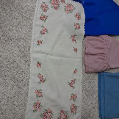 Table linens and embroidered table runner with Tote with lid < Basement