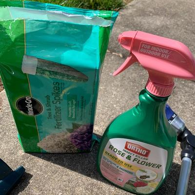 Lawn & Garden Sprinkler Miracle Gro Grass Seed Sprayer Lot