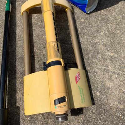 Lawn & Garden Sprinkler Miracle Gro Grass Seed Sprayer Lot