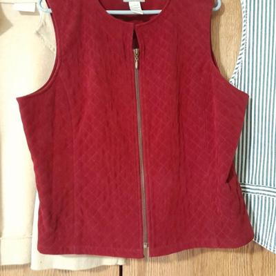 Women's Vests Warner Bros., Stonebridge, Liz Claiborne, Lands End size L and XL