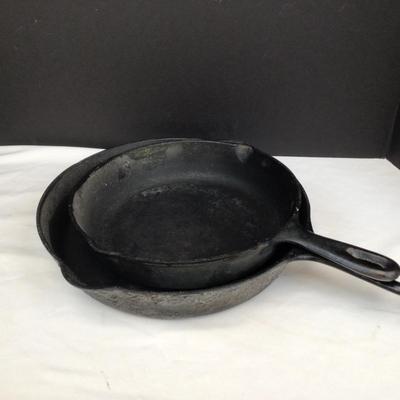 650 Vintage Cast Iron Skillets