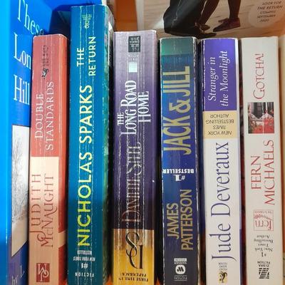 Soft Back Books Nicholas Sparks, Jude Deceraux, John Hilton and more