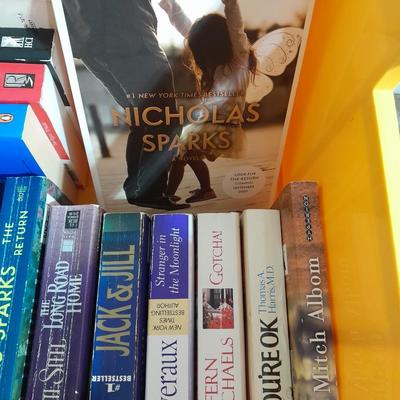 Soft Back Books Nicholas Sparks, Jude Deceraux, John Hilton and more
