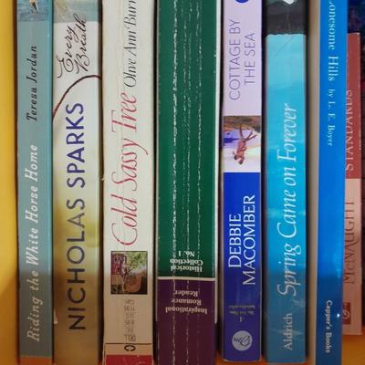 Soft Back Books Nicholas Sparks, Jude Deceraux, John Hilton and more