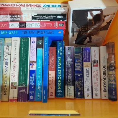 Soft Back Books Nicholas Sparks, Jude Deceraux, John Hilton and more
