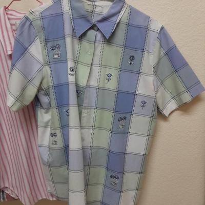 Women's short sleeved button up tops American weekend, Lee Riders L & XL