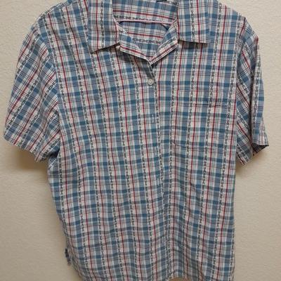 Women's short sleeved button up tops American weekend, Lee Riders L & XL
