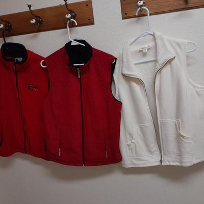 Three Women's Vests L and 1 X Colorado trading & clothing Co., Coldwater creek