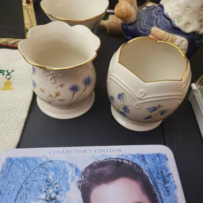 Elvis Home for the Holidays Lot