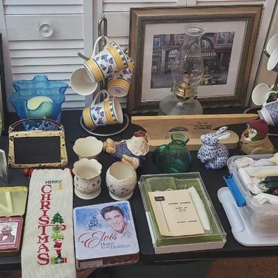 Elvis Home for the Holidays Lot